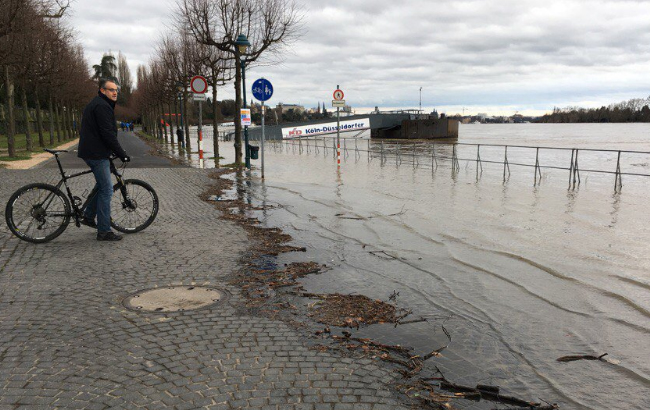 В Германии речка Рейн вышла из берегов